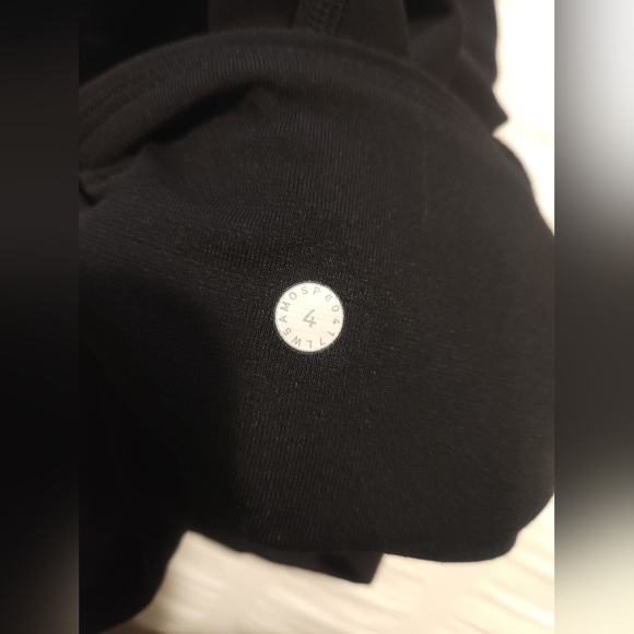 Lululemon leggings with mesh - Picture 4 of 9